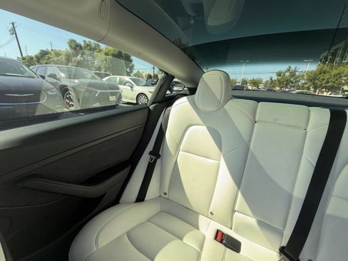 Used 2022 Tesla Model 3 Long Range AWD/4WD image 19
