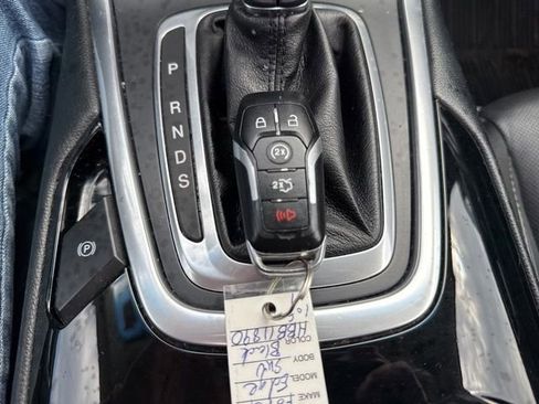 Used 2017 Ford Edge Titanium w/ Equipment Group 301A AWD/4WD image 40