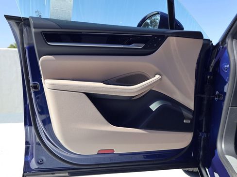 Certified 2025 Porsche Macan Electric RWD image 13