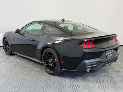 Used 2024 Ford Mustang Coupe image 3