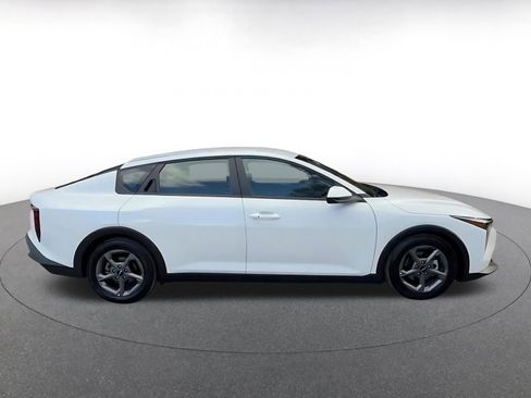 Used 2025 Kia K4 LXS image 12