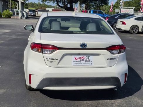 Used 2020 Toyota Corolla LE FWD image 7