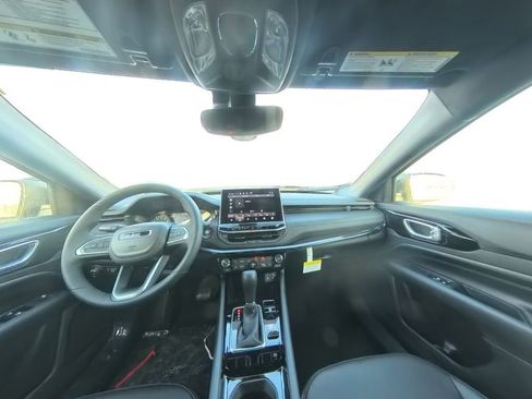 New 2026 Jeep Compass Limited image 25