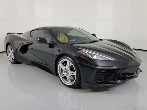 Used 2020 Chevrolet Corvette Stingray Preferred Cpe w/ 2LT Preferred Equipment Group image 1