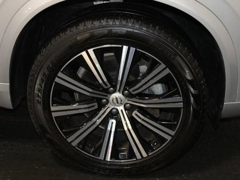 Used 2024 Volvo XC90 B5 Core w/ Climate Package AWD/4WD image 33