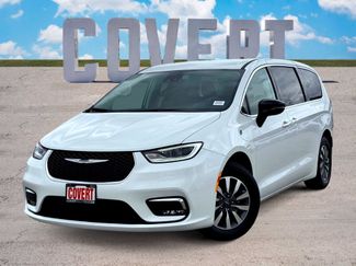 Used 2024 Chrysler Pacifica Select video 1