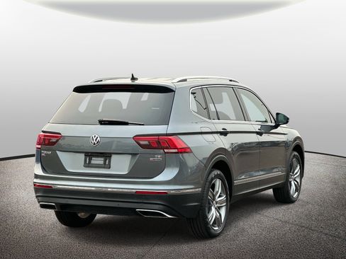 Used 2018 Volkswagen Tiguan SEL Premium AWD/4WD image 4
