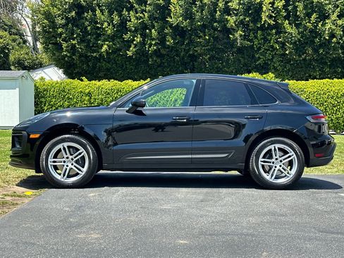 Certified 2025 Porsche Macan AWD/4WD image 2