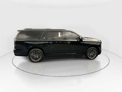 Used 2025 Cadillac Escalade ESV Sport Platinum AWD/4WD image 9