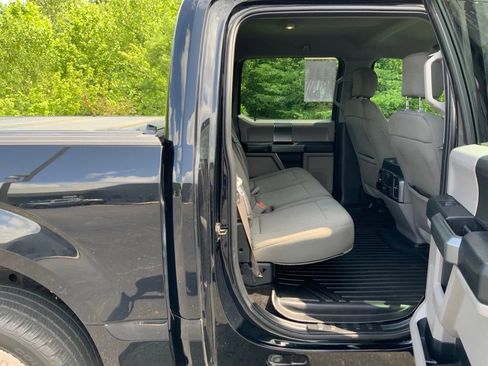 Used 2018 Ford F150 XLT w/ Equipment Group 302A Luxury AWD/4WD image 25