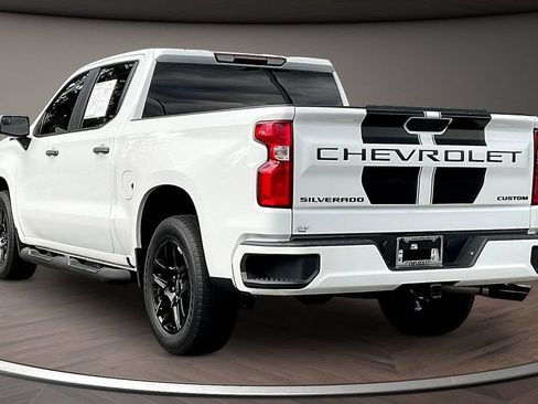 Used 2022 Chevrolet Silverado 1500 Custom w/ Rally Edition RWD image 5