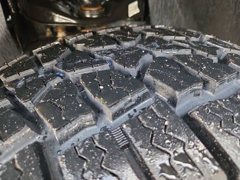 Used 2023 Nissan Frontier SV w/ Technology Package image 23