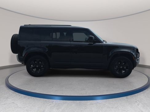 Certified 2025 Land Rover Defender 110 S AWD/4WD image 4