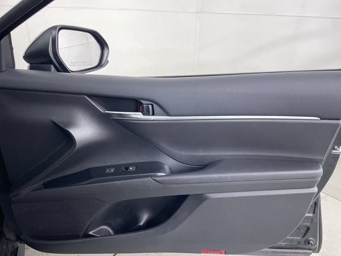 Used 2020 Toyota Camry LE FWD image 22