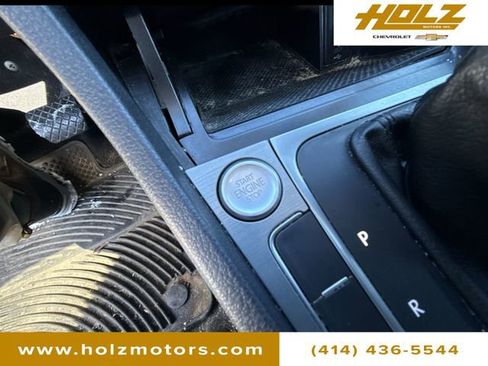 Used 2016 Volkswagen Golf Limited Edition image 17