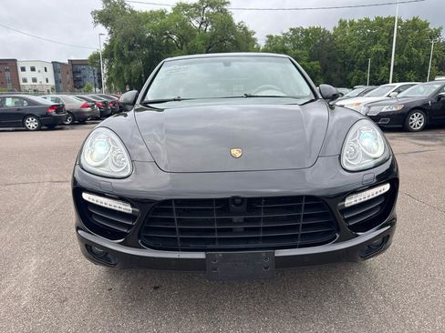 Used 2011 Porsche Cayenne Turbo AWD/4WD image 2