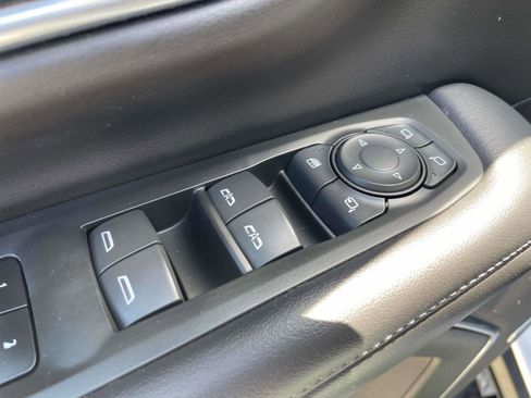 Used 2022 Chevrolet Tahoe Z71 w/ Off-Road Capability Package image 6