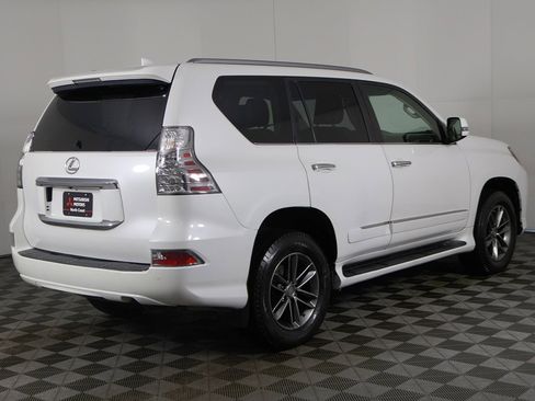 Used 2018 Lexus GX 460 image 11