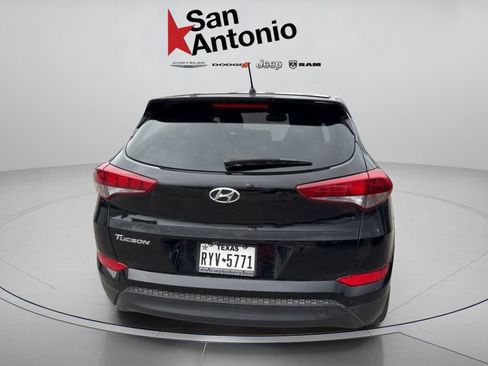 Used 2018 Hyundai Tucson SE image 5