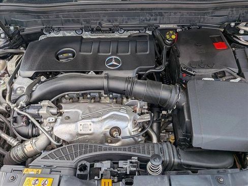 Used 2023 Mercedes-Benz GLB 250 4MATIC image 26