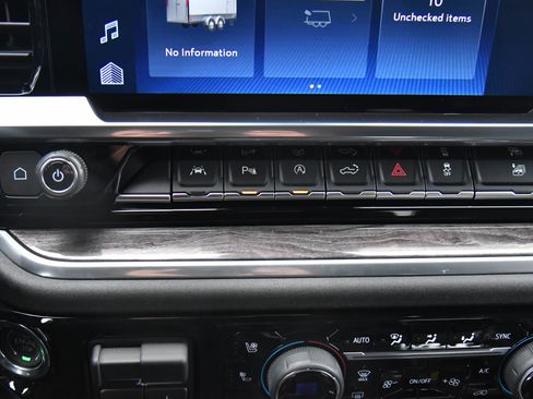 Used 2025 Chevrolet Silverado 1500 LTZ w/ Technology Package image 34