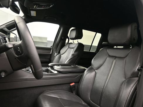 Used 2024 Jeep Wagoneer Series II w/ Flexible Seating Group RWD image 12