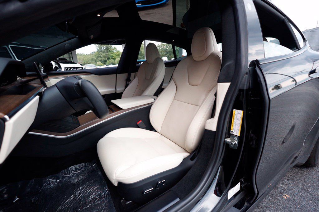 Used 2023 Tesla Model S AWD/4WD image 34