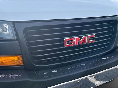 Used 2019 GMC Savana 2500 image 26