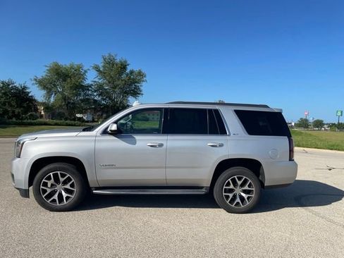 Used 2017 GMC Yukon SLT AWD/4WD image 5