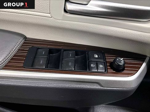 Used 2021 Toyota Sienna XLE image 36