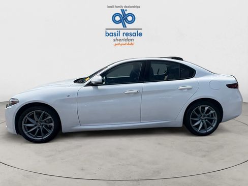 Used 2022 Alfa Romeo Giulia Ti AWD/4WD image 3