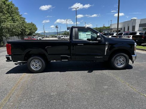 New 2025 Ford F250 XL w/ XL Chrome Package RWD image 15