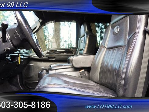 Used 2004 Ford F250 Harley-Davidson image 2