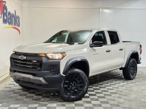 New 2026 Chevrolet Colorado Trail Boss AWD/4WD image 2