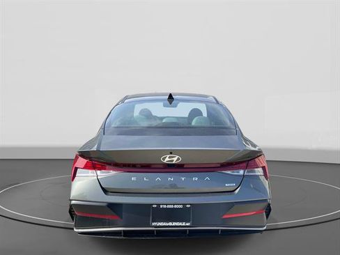 New 2026 Hyundai Elantra Limited FWD image 3
