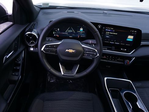 New 2025 Chevrolet Equinox LT FWD image 12