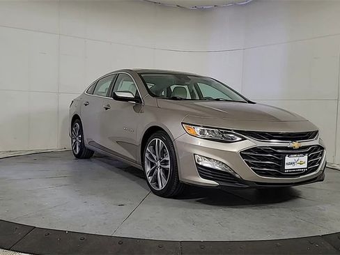 Used 2024 Chevrolet Malibu LT image 2