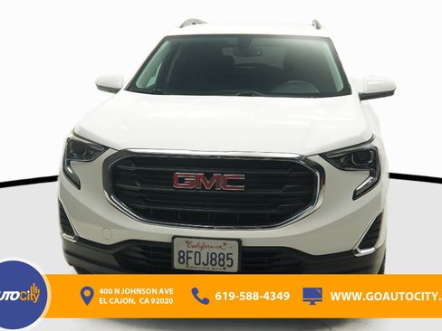 Used 2018 GMC Terrain SLE w/ Driver Convenience Package FWD image 4