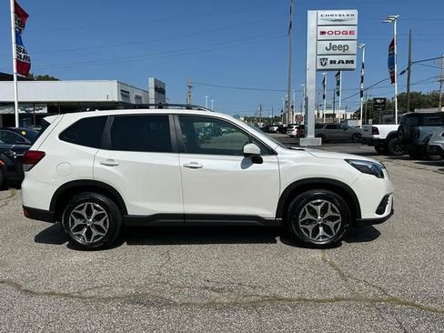Used 2022 Subaru Forester Premium w/ Popular Package #1 AWD/4WD image 2