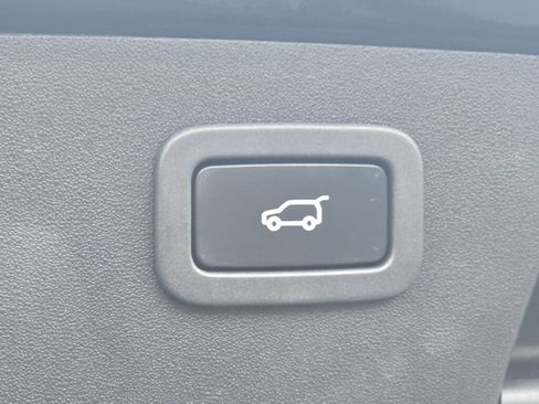 Used 2018 Jaguar E-PACE R-Dynamic HSE image 40