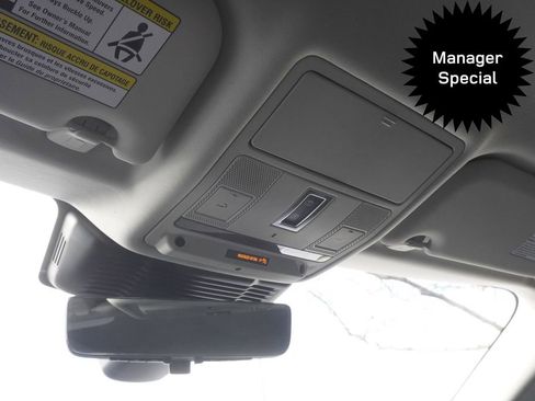 Used 2022 Land Rover Range Rover Evoque SE image 16