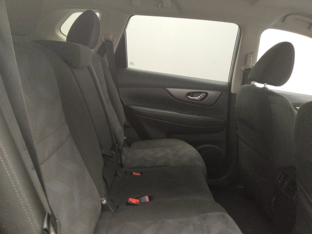 Used 2016 Nissan Rogue S w/ Appearance Package FWD image 19