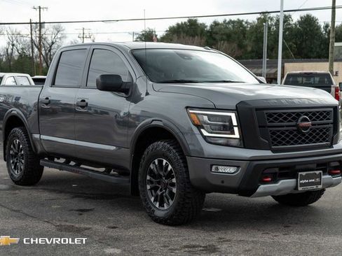 Used 2021 Nissan Titan PRO-4X w/ Pro-4x Utility Package image 3