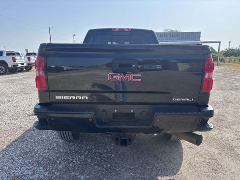 Used 2015 GMC Sierra 2500 Denali w/ Duramax Plus Package AWD/4WD image 4