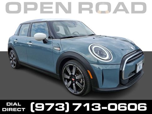 Used 2023 MINI Cooper 4-Door Hardtop w/ Multitone Edition image 1