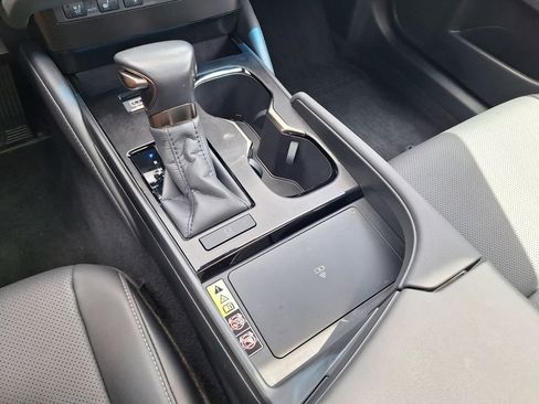 Used 2024 Lexus ES 350 w/ Premium Package FWD image 17