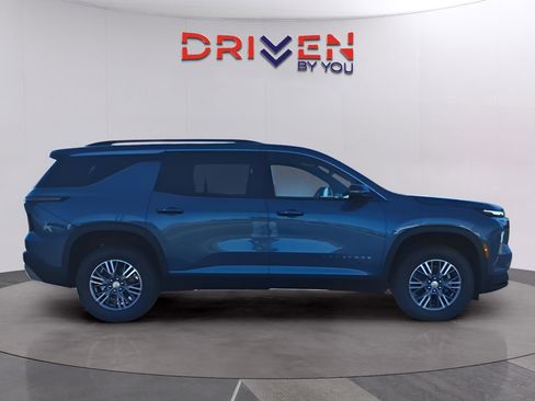 New 2026 Chevrolet Traverse LT w/ Driver Confidence Package image 6