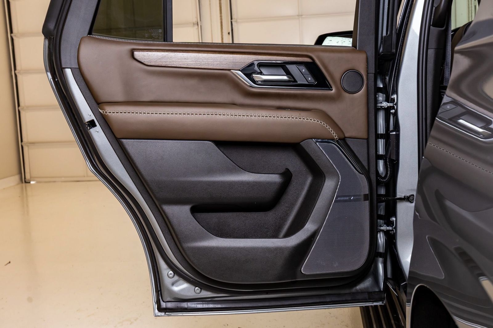 Used 2026 GMC Yukon Denali Ultimate w/ LPO, Floor Liner Package AWD/4WD image 40