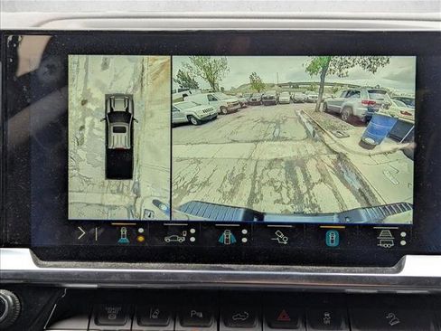 Used 2024 Chevrolet Silverado 3500 High Country w/ Technology Package AWD/4WD image 13