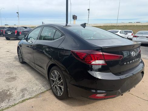 Used 2020 Hyundai Elantra Limited w/ Winter Weather Package FWD image 6